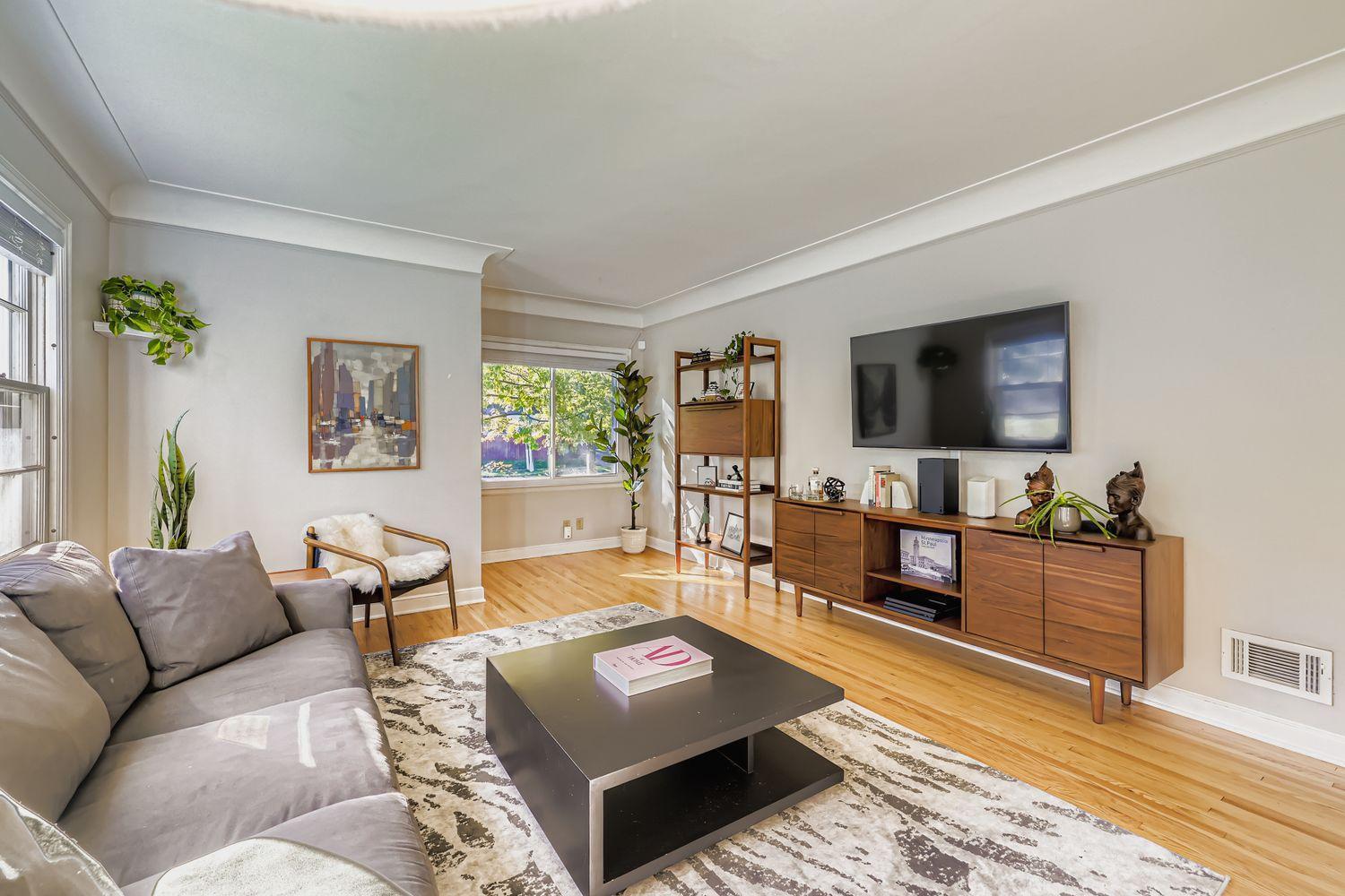 2960 Zarthan Avenue S