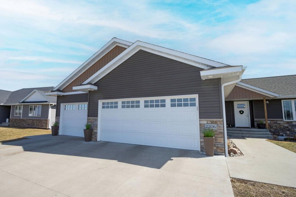 Photo of 2206 Rolling Green Lane, North Mankato, MN 56003 (MLS # 7041652)