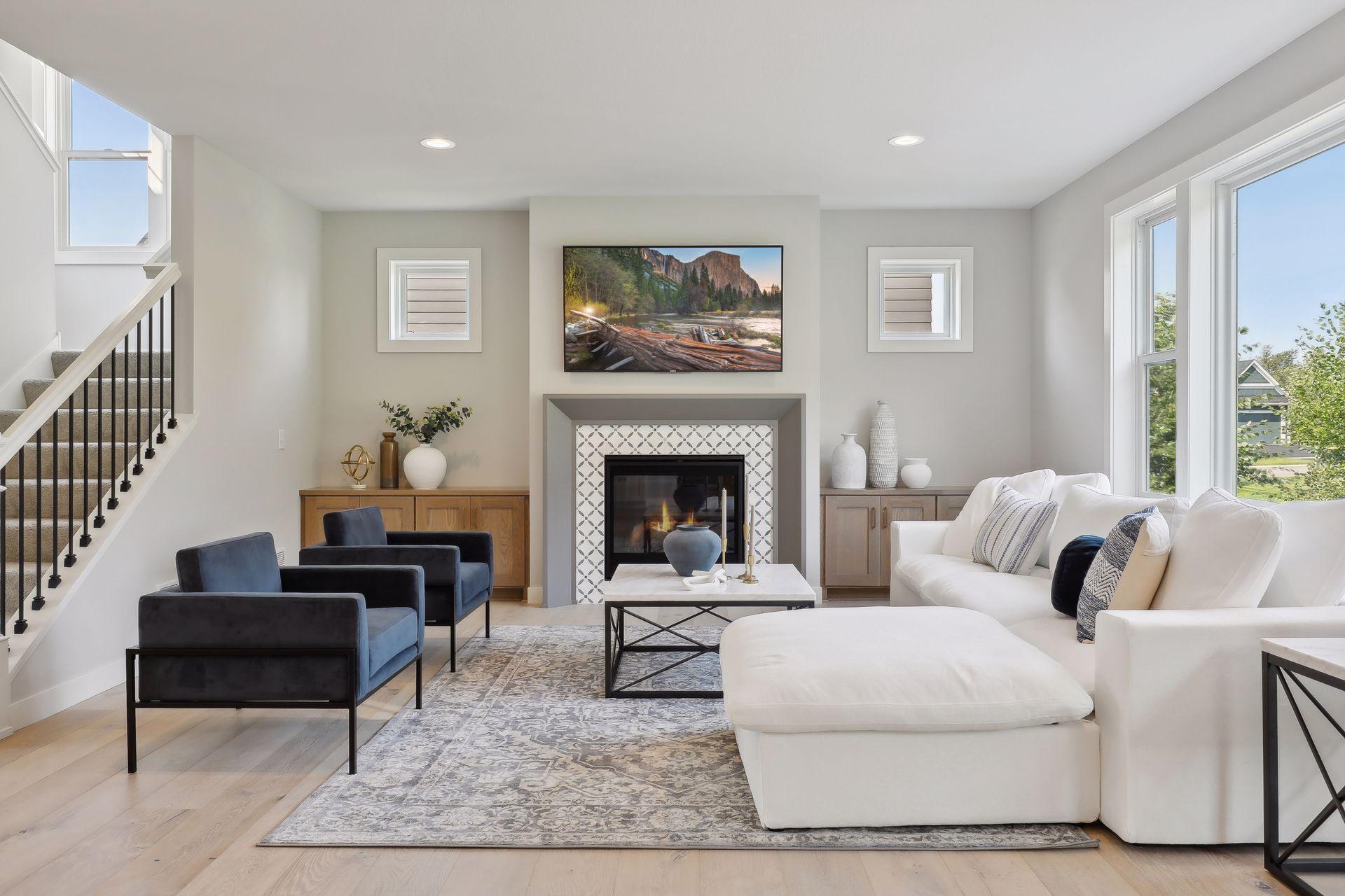 9943 189th Street W