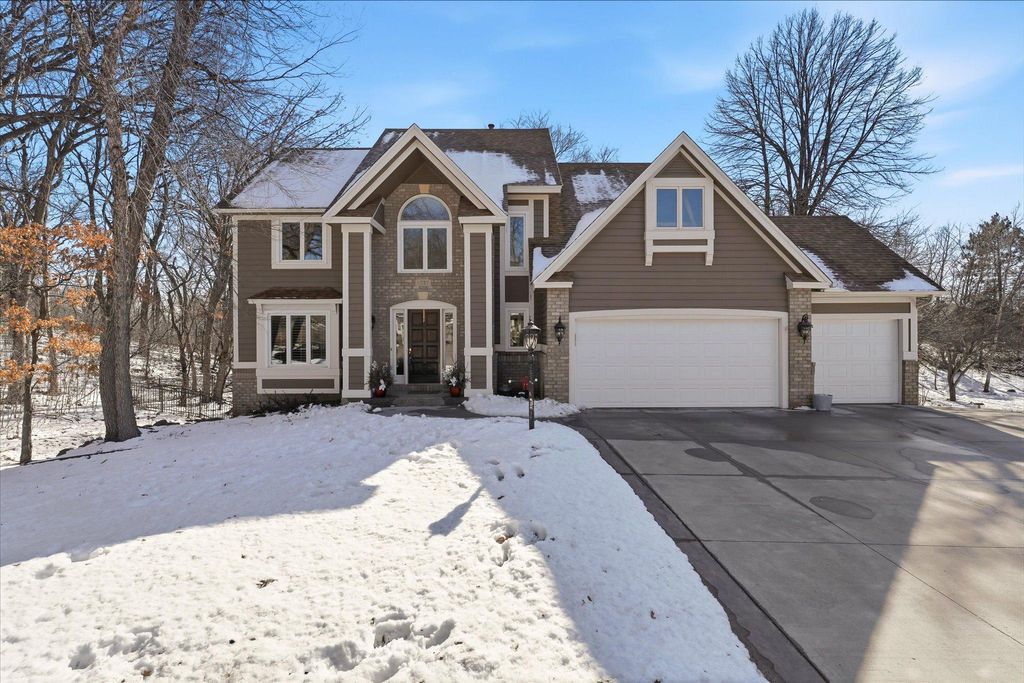 Photo of 1237 Summit Oaks Drive, Burnsville, MN 55337 (MLS # 7029085)