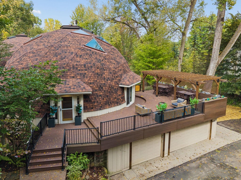 Photo of 6525 Rowland Road, Eden Prairie, MN 55344 (MLS # 7151379)