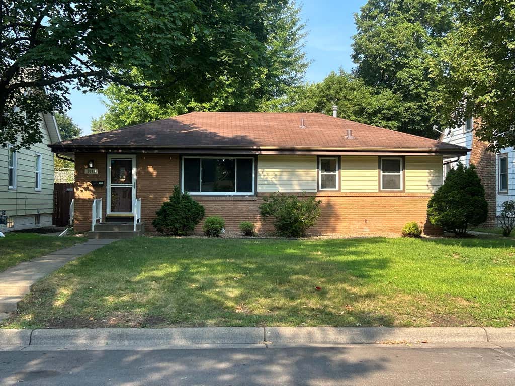 Photo of 3845 Vera Cruz Avenue N, Robbinsdale, MN 55422 (MLS # 7118011)