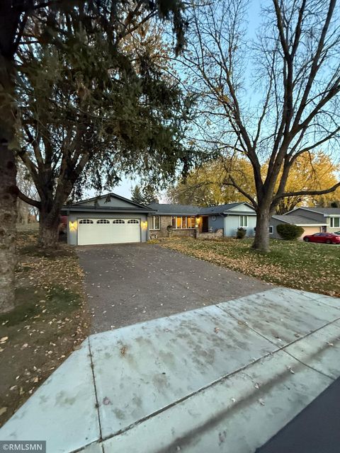2231 Queens Drive Woodbury MN 55125