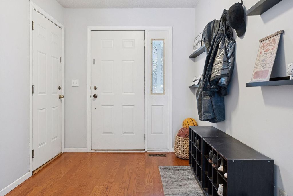 Photo of 1077 Bonnieview Drive, Woodbury, MN 55129 (MLS # 6824652)