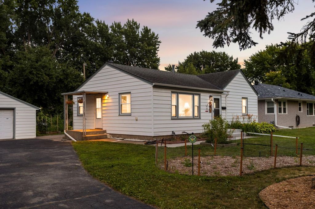 Photo of 4724 Nevada Avenue N, Crystal, MN 55428 (MLS # 7106602)