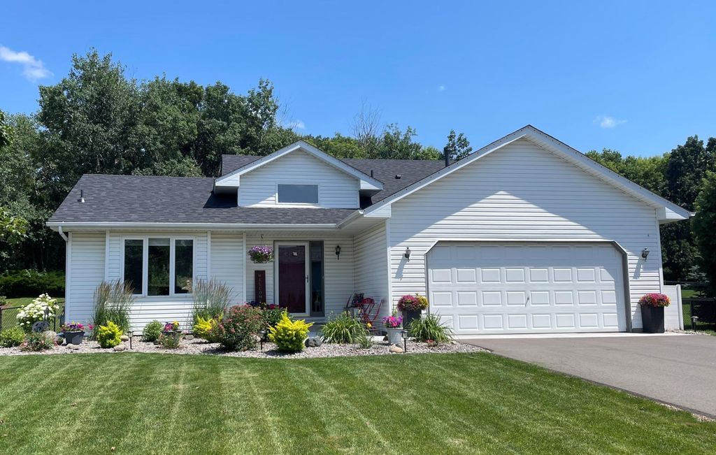 Photo of 507 Doncaster Way, Woodbury, MN 55125 (MLS # 7069776)