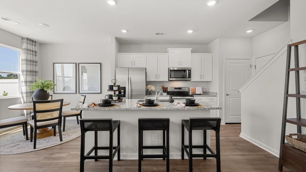 Photo of 1939 Aztec Avenue, Shakopee, MN 55379 (MLS # 7032796)