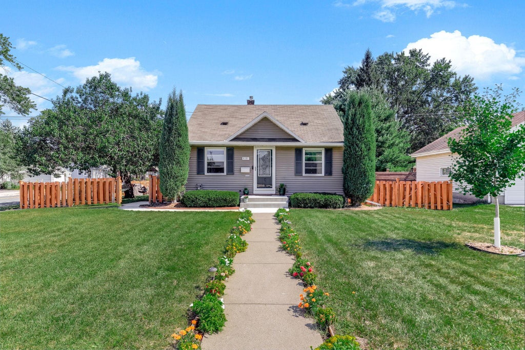 Photo of 8201 Stevens Avenue S, Bloomington, MN 55420 (MLS # 7151155)