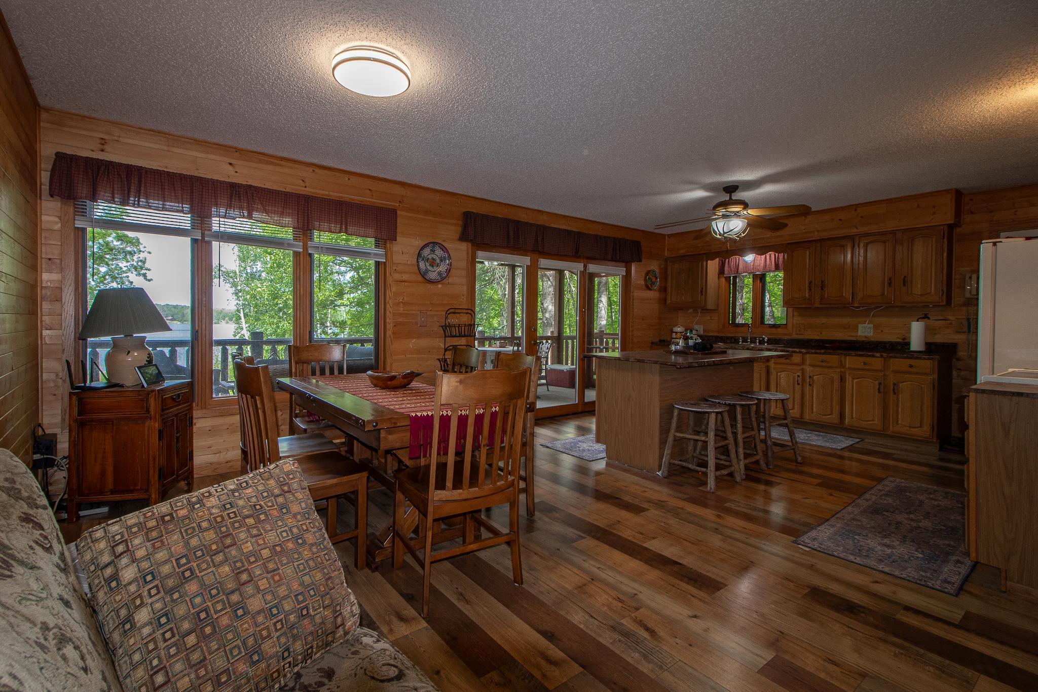 319 S Lake Lawrence Road NE