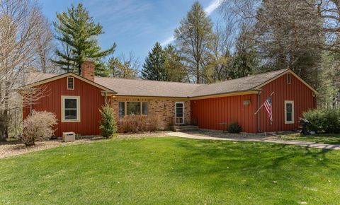 Photo of 1406 Weatherhill Court SW, Rochester, MN 55902 (MLS # 7059893)