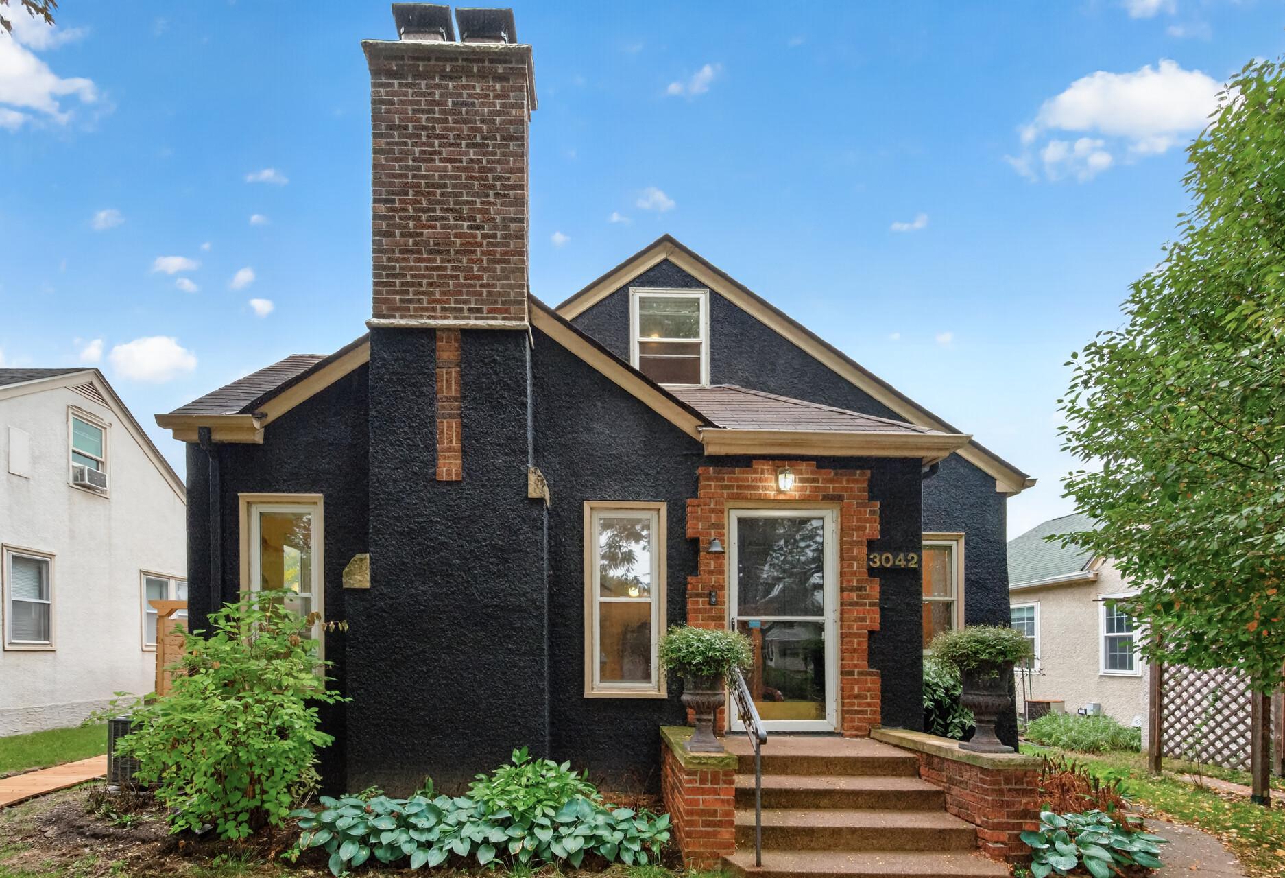 3042 Arthur Street NE