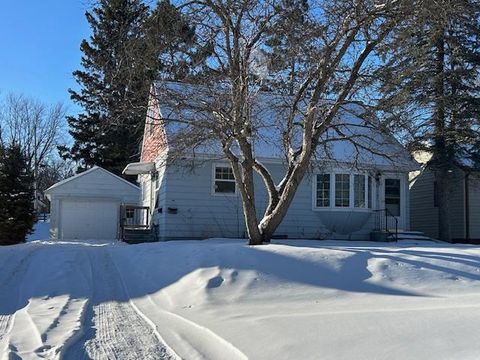 617 NE 10th Avenue Grand Rapids MN 55744