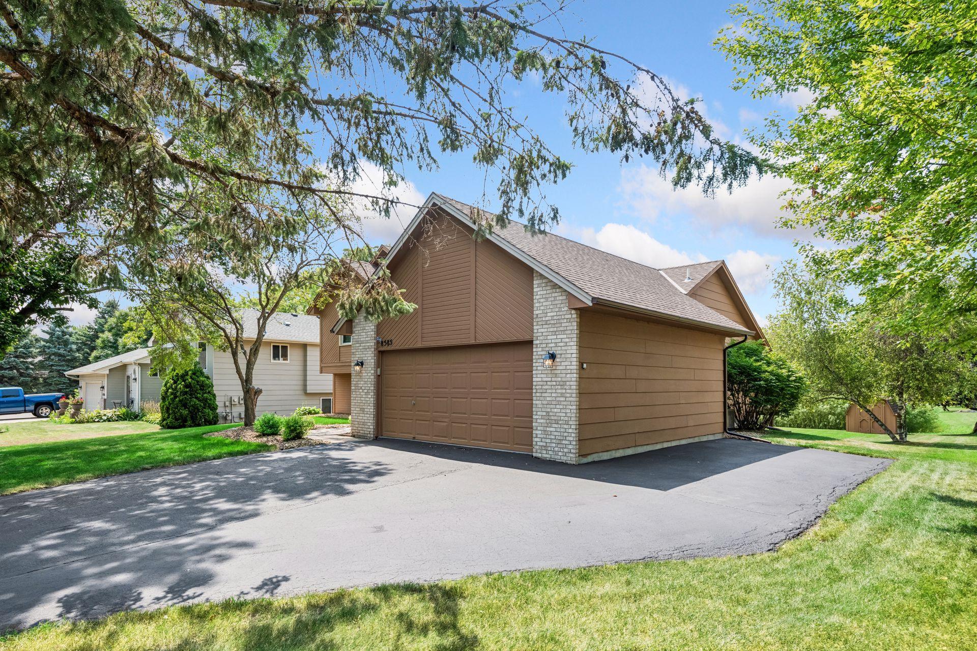 8585 Chanhassen Hills Drive S