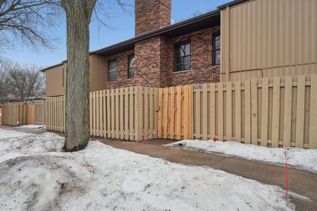 Photo of 2437 Unity Avenue N, Golden Valley, MN 55422 (MLS # 7025194)