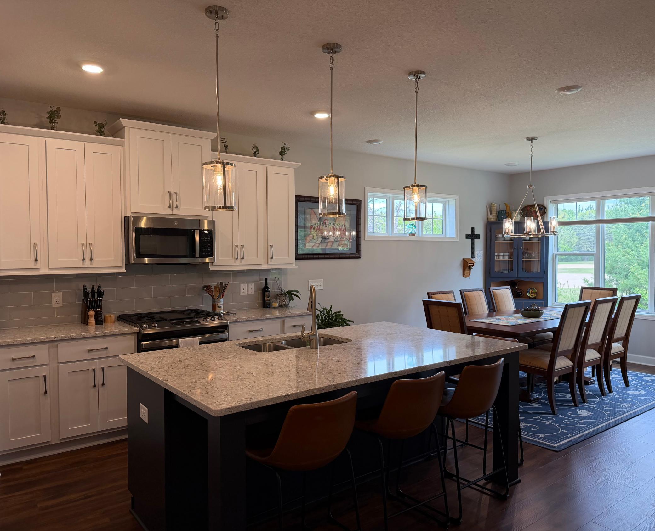 8034 Glenwood Drive