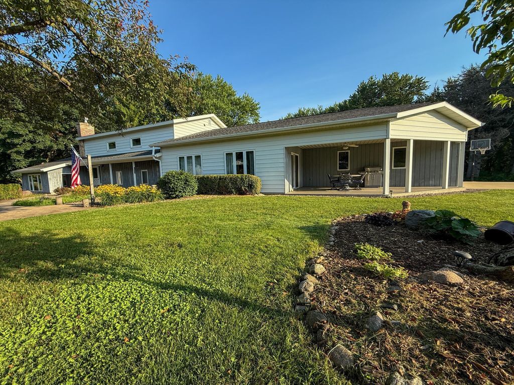 Photo of 22438 State Highway 30, Hayfield, MN 55940 (MLS # 7005982)