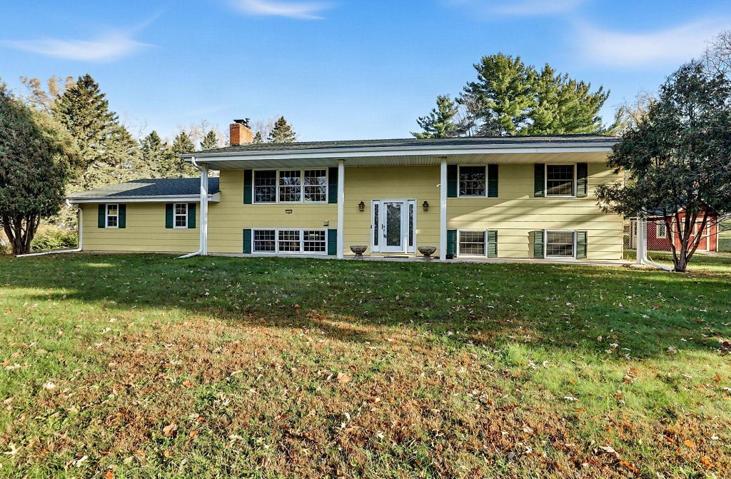 Photo of 12650 Roberts Drive, Eden Prairie, MN 55346 (MLS # 7165508)