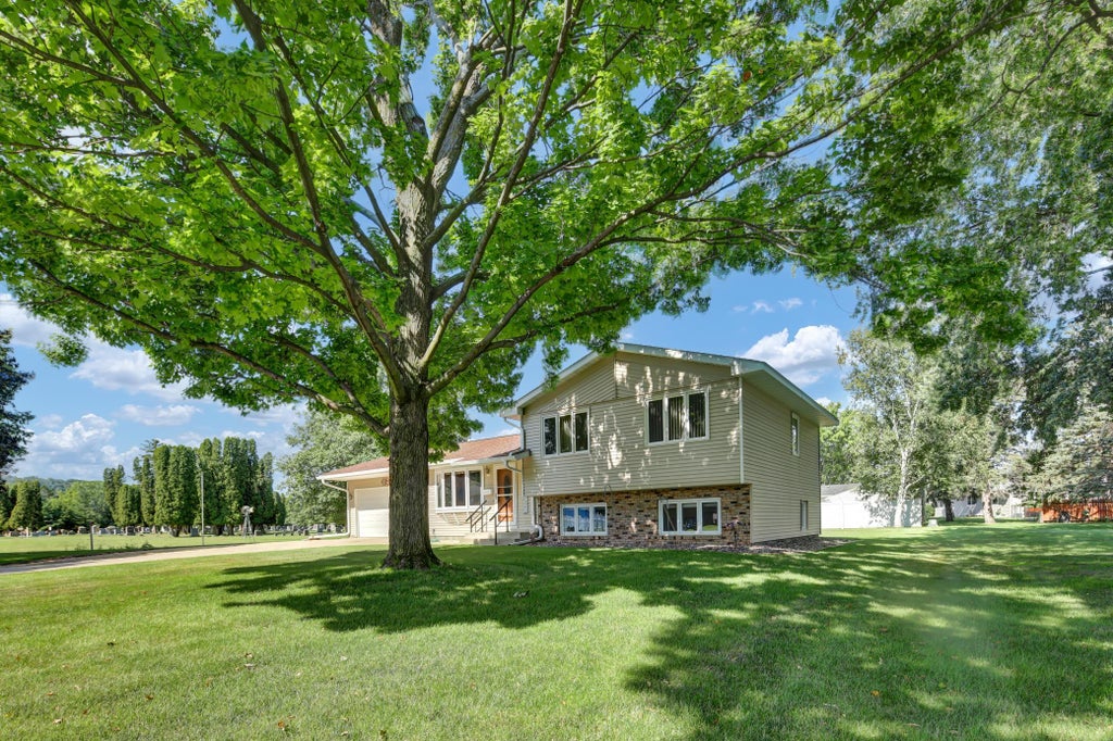 Photo of 1120 W Marion Street, Lake City, MN 55041 (MLS # 7143949)