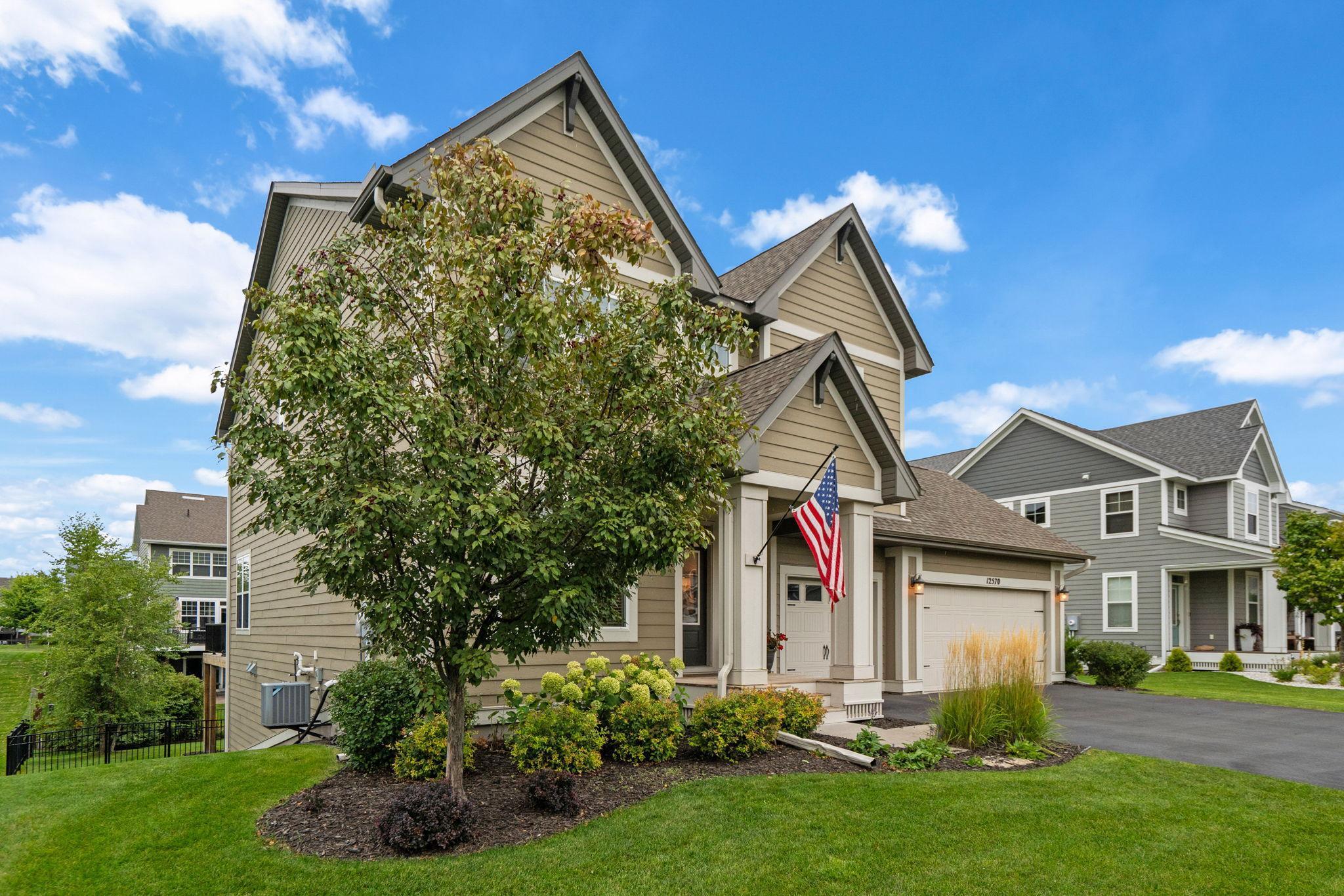 12570 Foxhill Avenue N