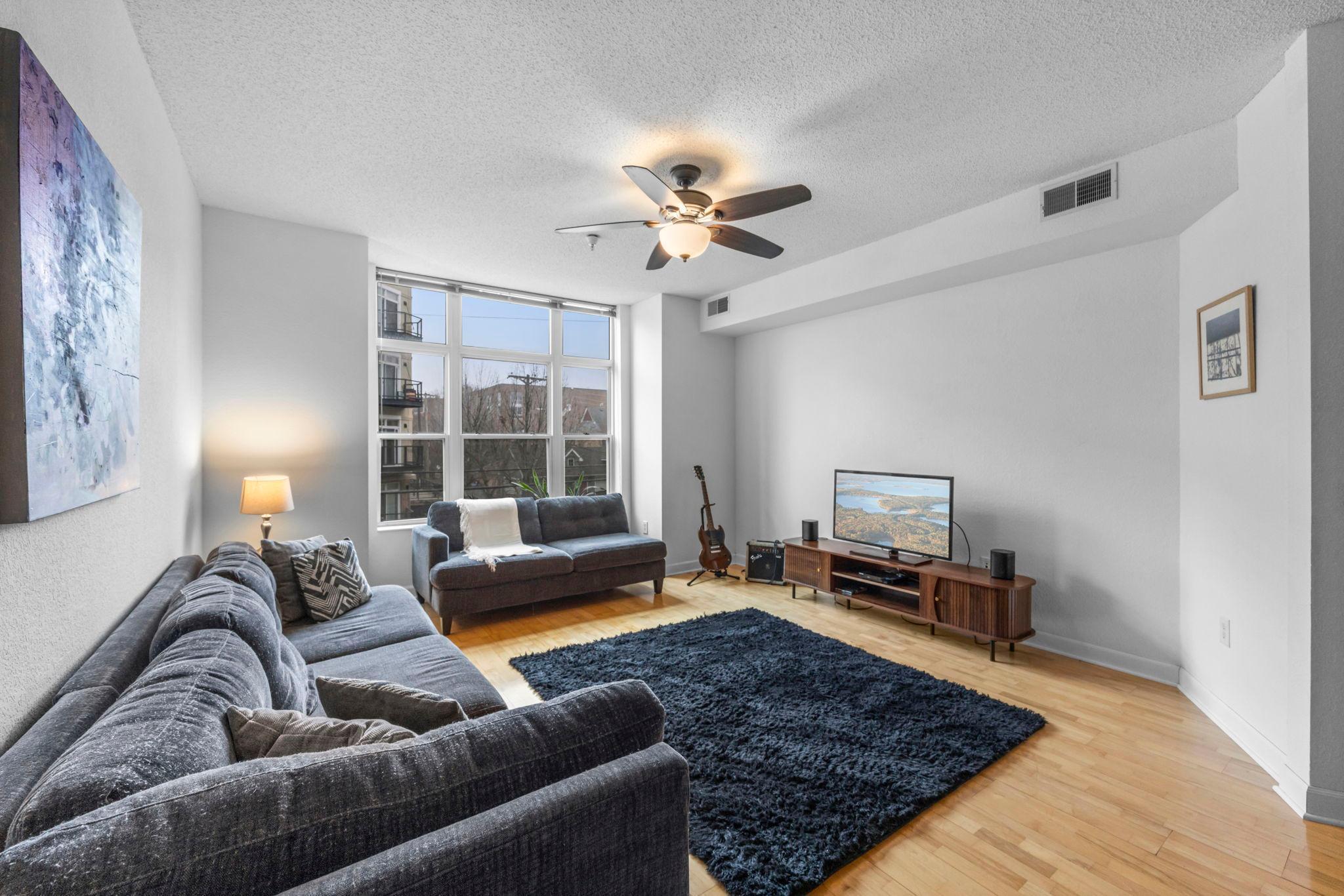 310 E 18th Street 201