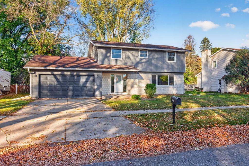 Photo of 1819 Wilshire Drive NE, Rochester, MN 55906 (MLS # 7163927)