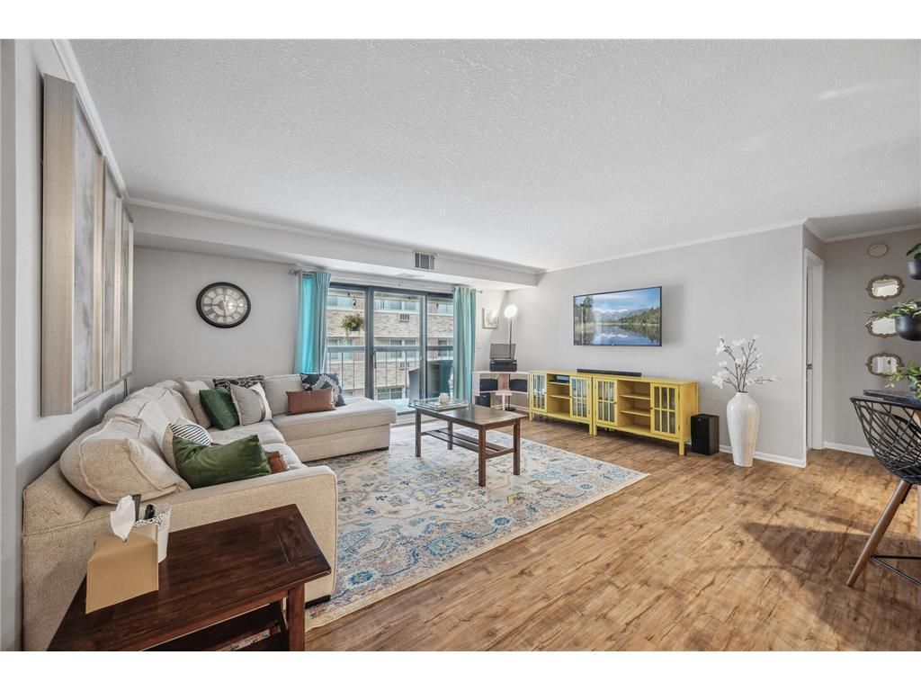 Photo of 2885 Knox Avenue S #405, Minneapolis, MN 55408 (MLS # 7068842)