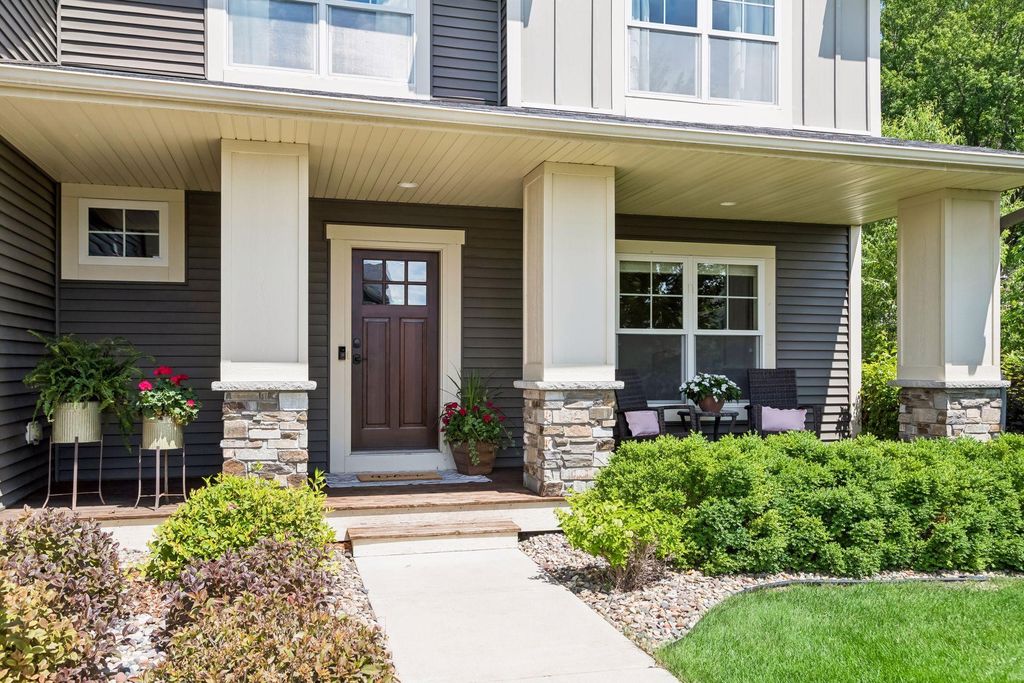 Photo of 20352 Hampton Avenue, Lakeville, MN 55044 (MLS # 7106022)