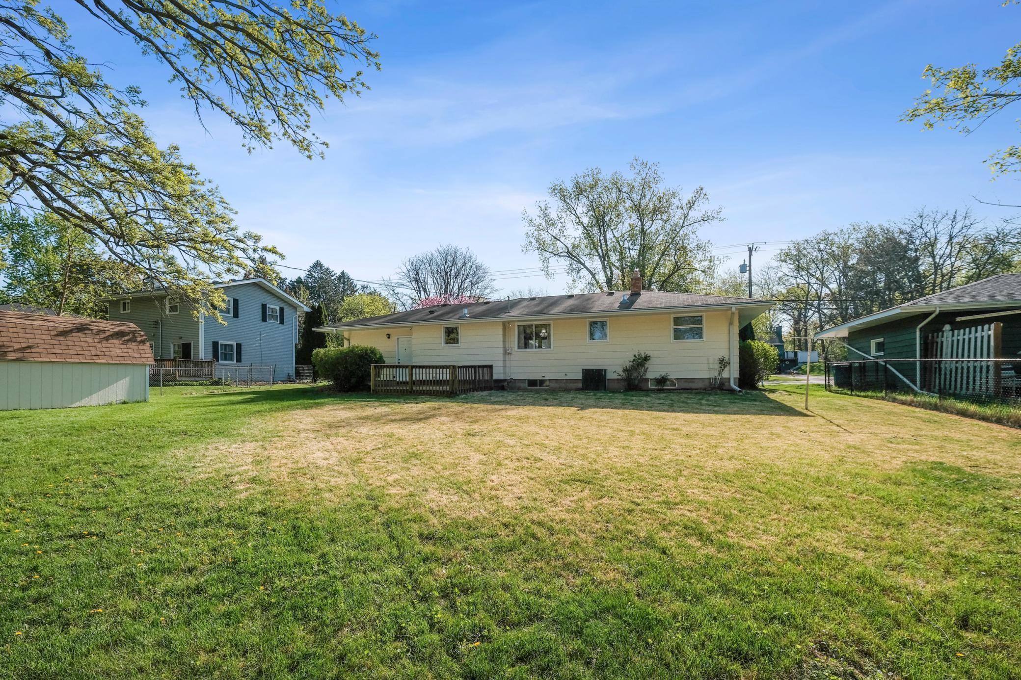 3863 E County Line Road N