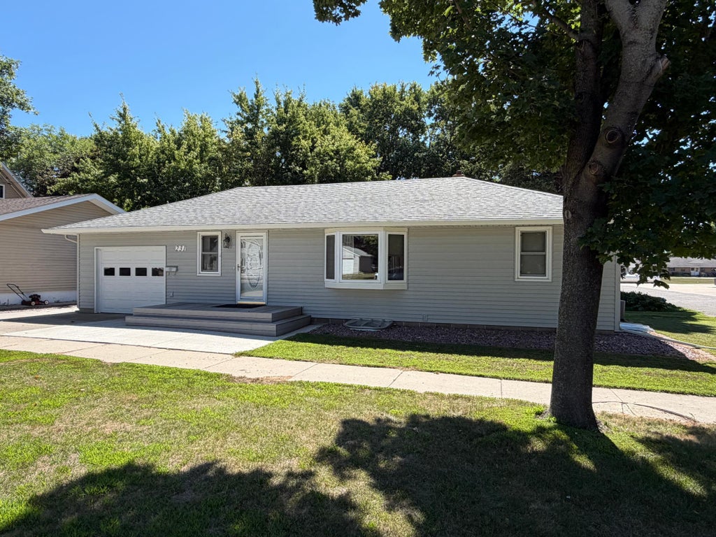 Photo of 231 Elizabeth Street E, Edgerton, MN 56128 (MLS # 7137168)