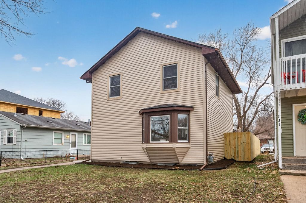 Photo of 1123 James Avenue N, Minneapolis, MN 55411 (MLS # 7053641)