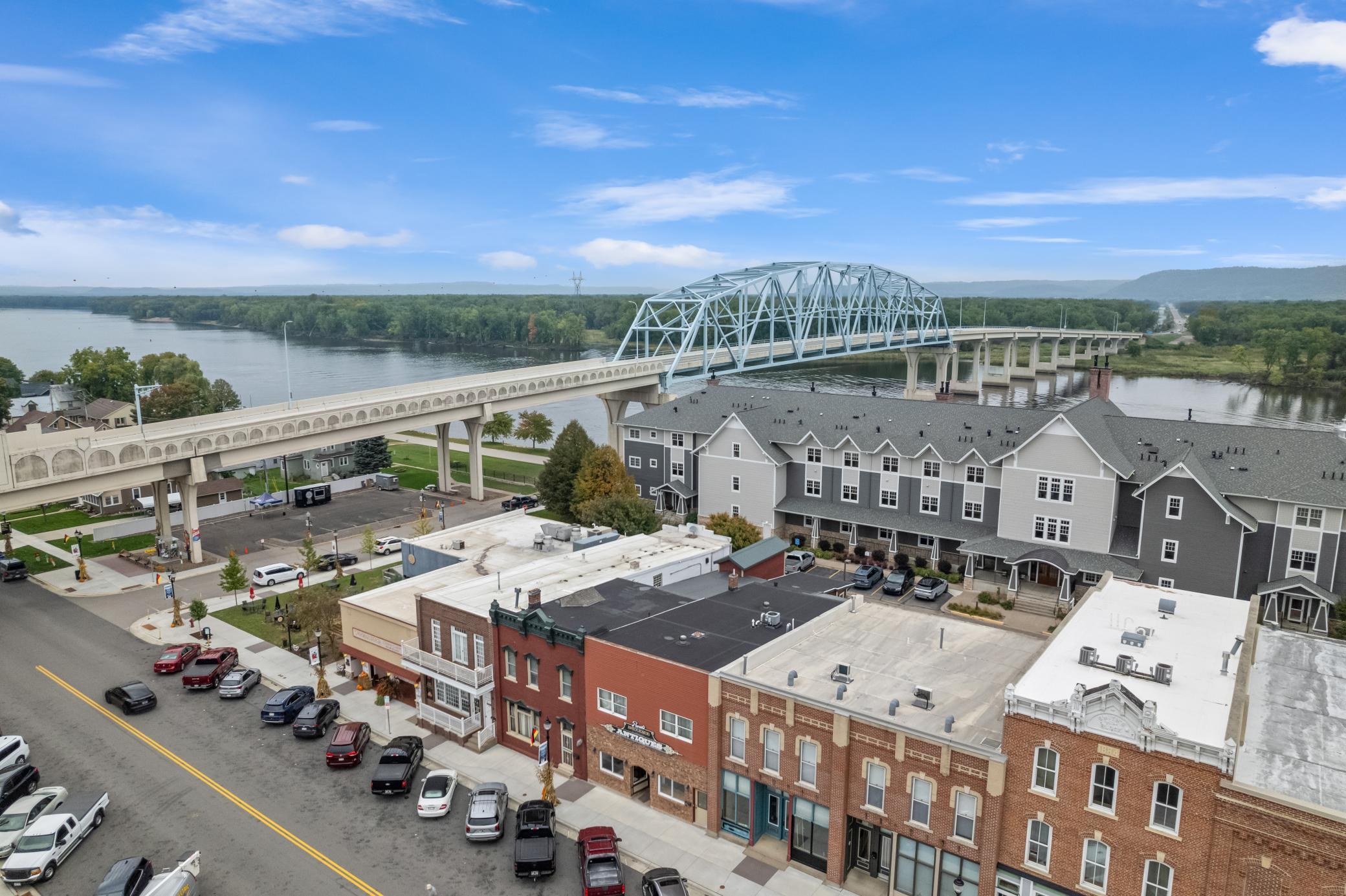 234 Main Street W 200
