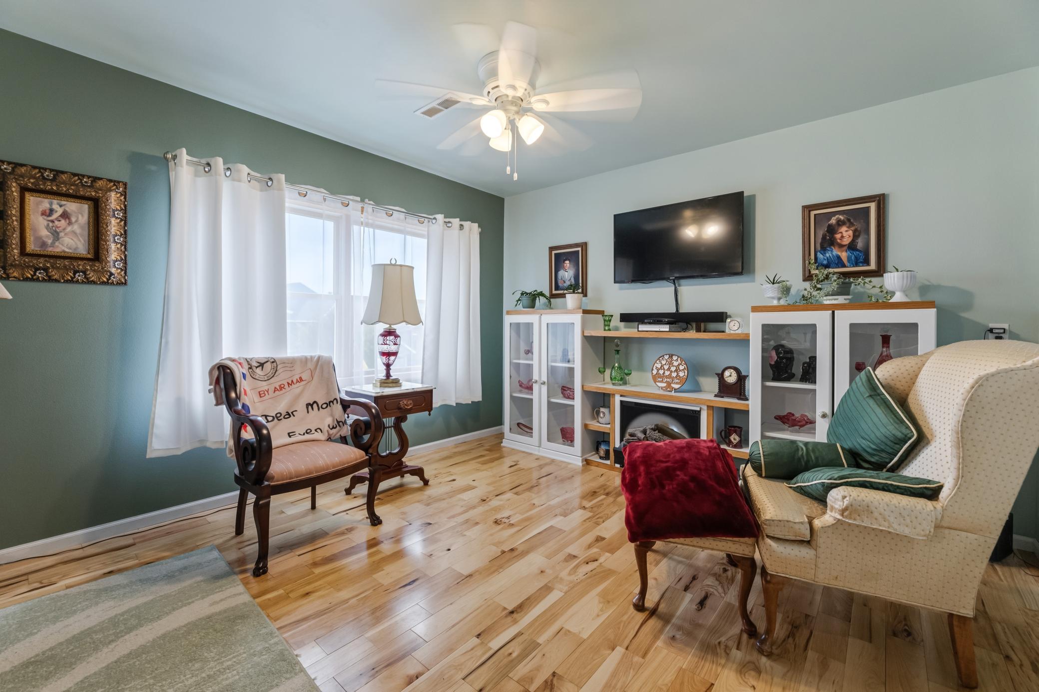 234 Main Street W 200