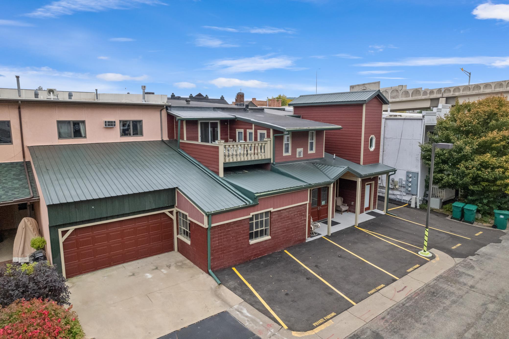 234 Main Street W 200