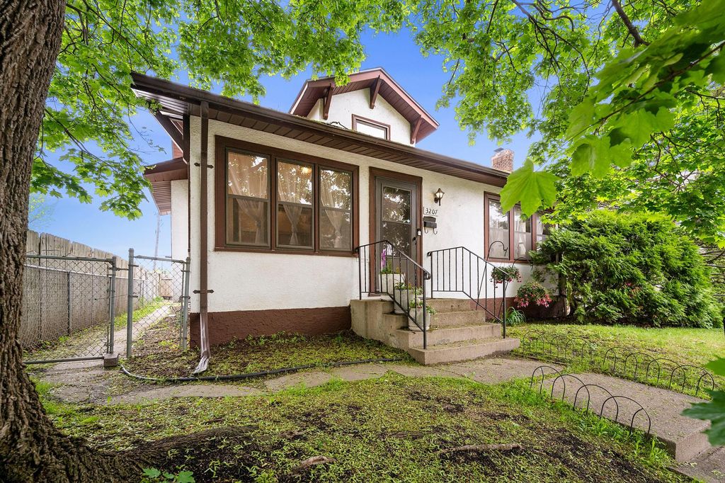 Photo of 3207 Oliver Avenue N, Minneapolis, MN 55412 (MLS # 7076628)