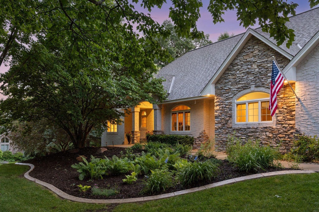 Photo of 18023 Jay Court, Lakeville, MN 55044 (MLS # 7087333)