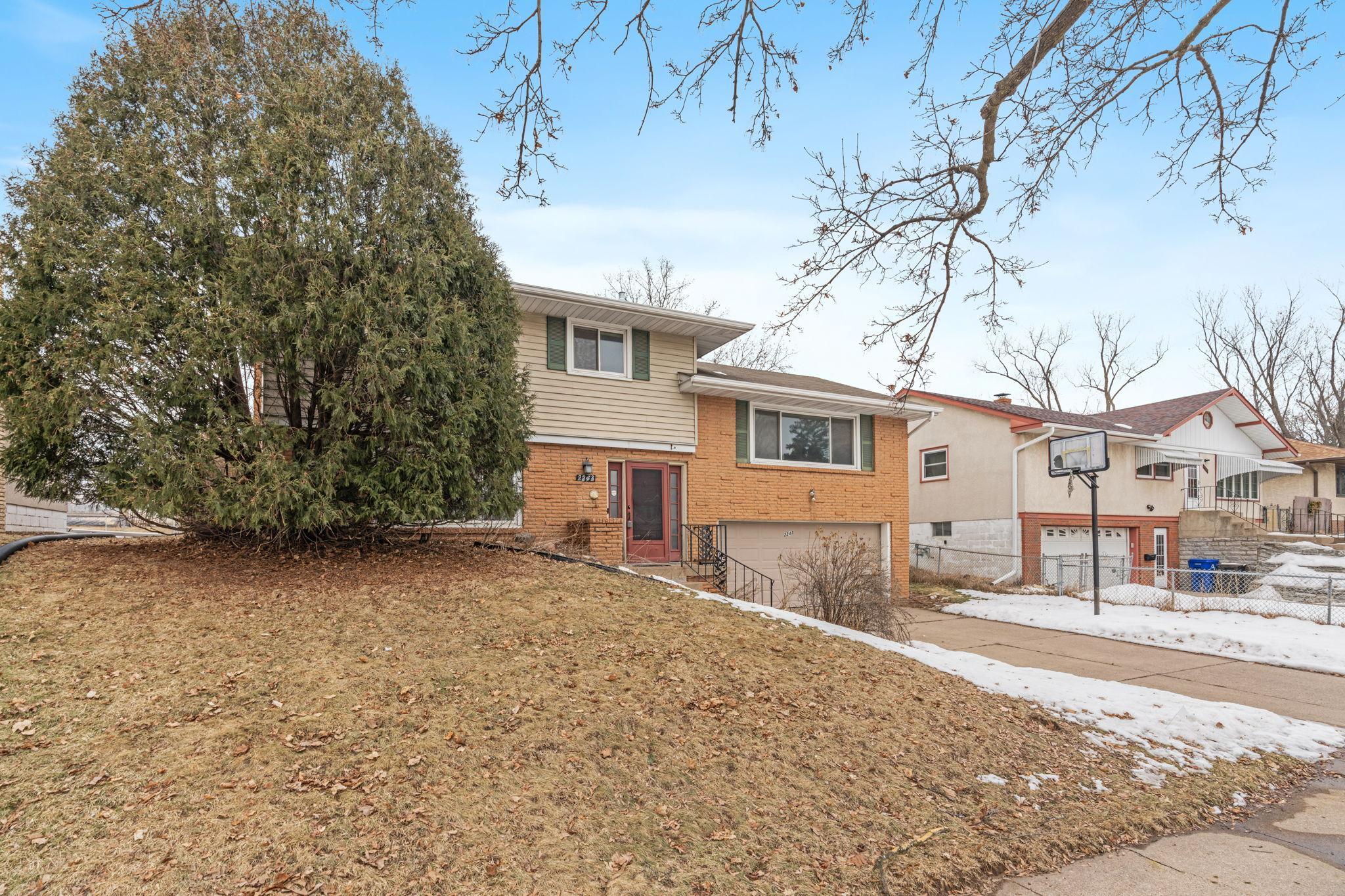 2243 Edgebrook Avenue