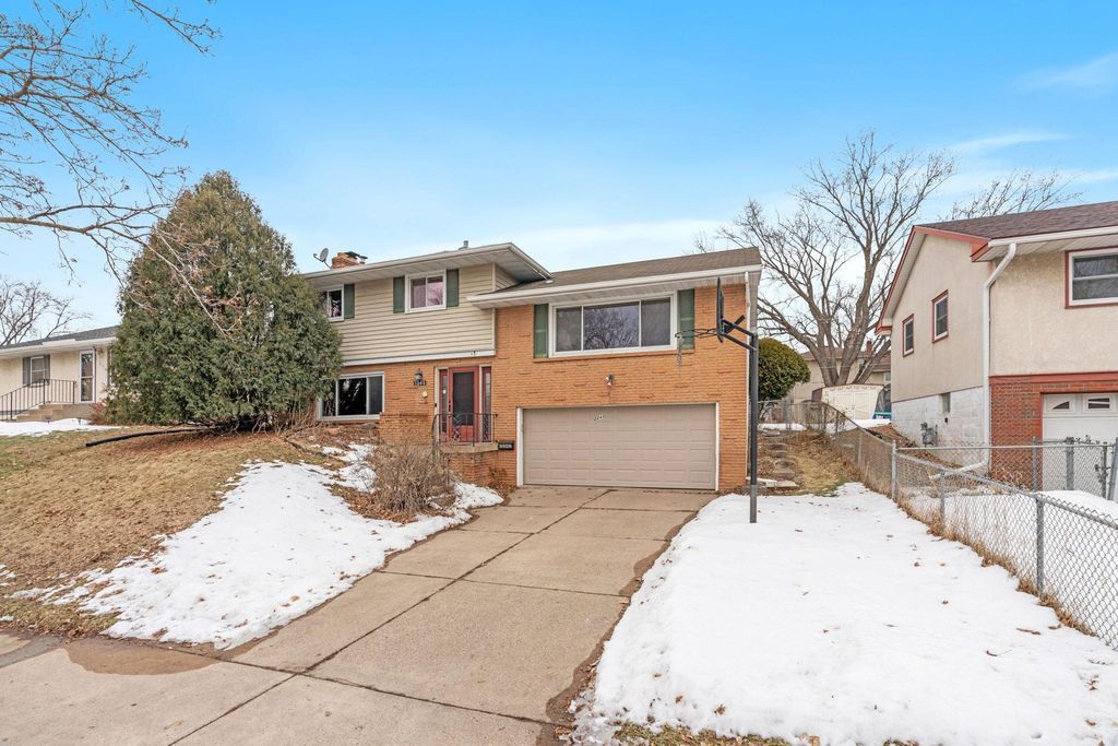 Photo of 2243 Edgebrook Avenue, Saint Paul, MN 55119 (MLS # 7006492)