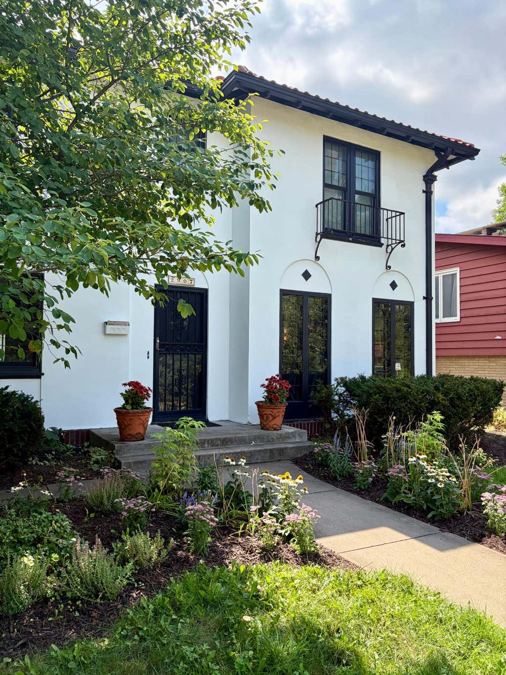 Photo of 2907 E Minnehaha Parkway, Minneapolis, MN 55417 (MLS # 7130323)