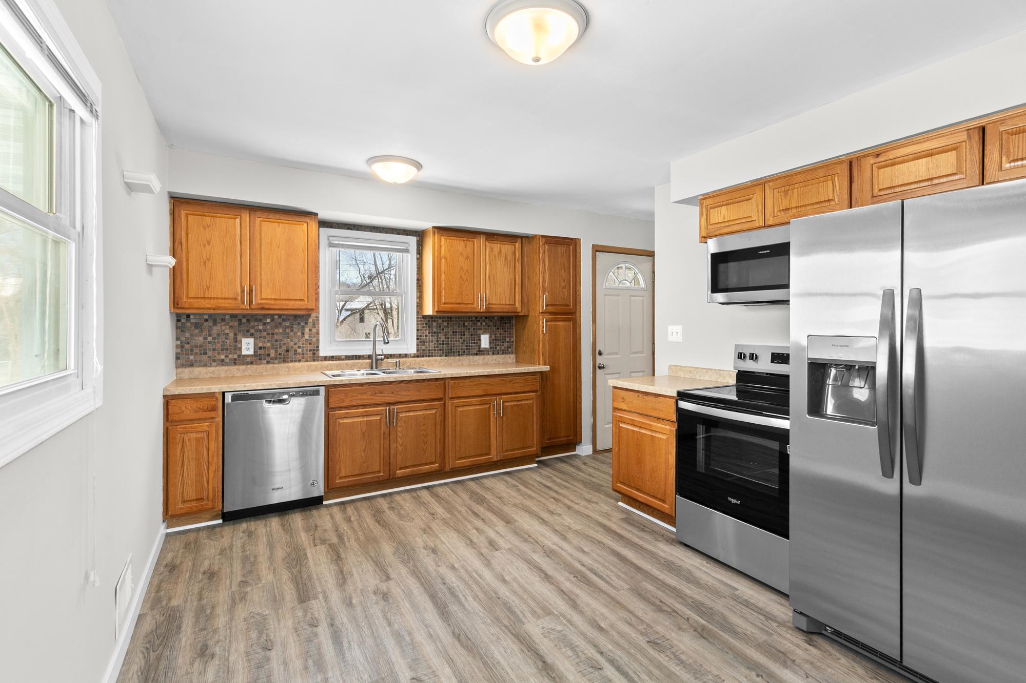 305 Greystone Avenue N