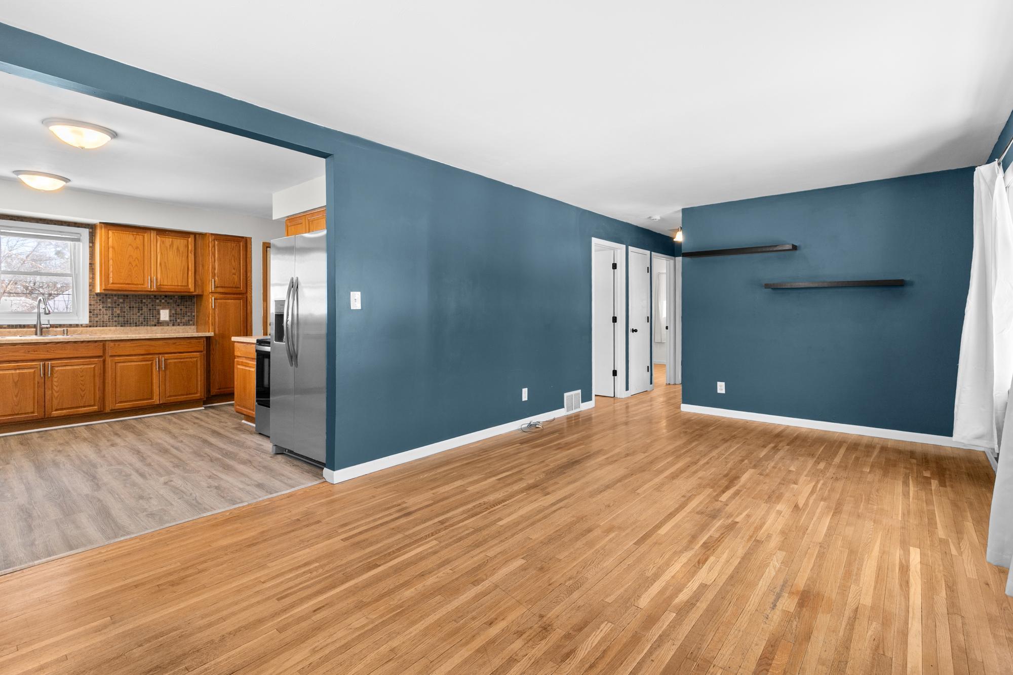 305 Greystone Avenue N