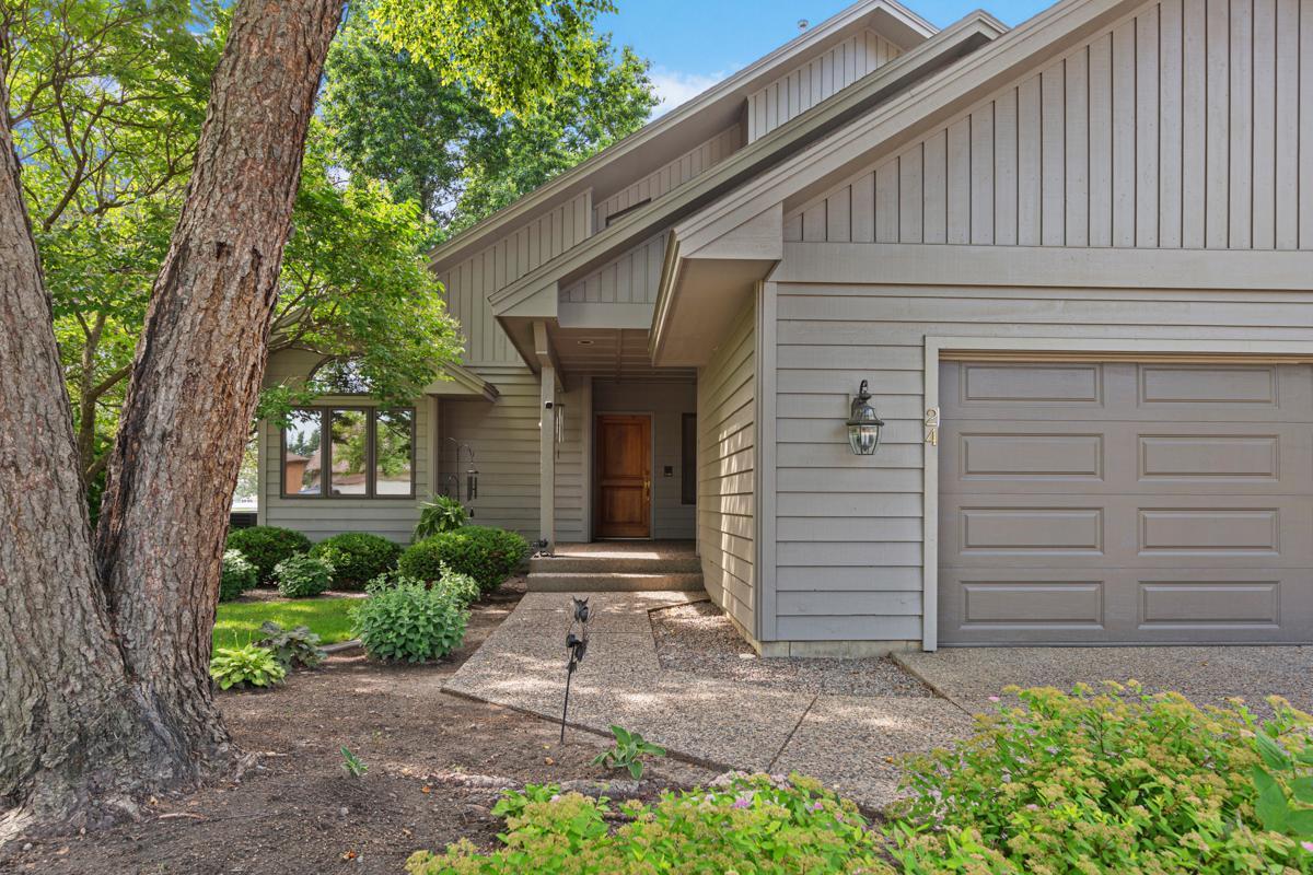 24 Greenhaven Bay
