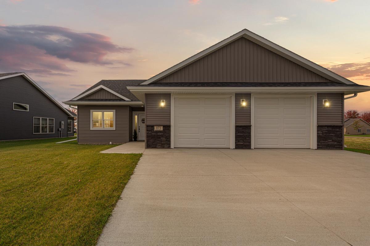 873 Escalade Lane SE