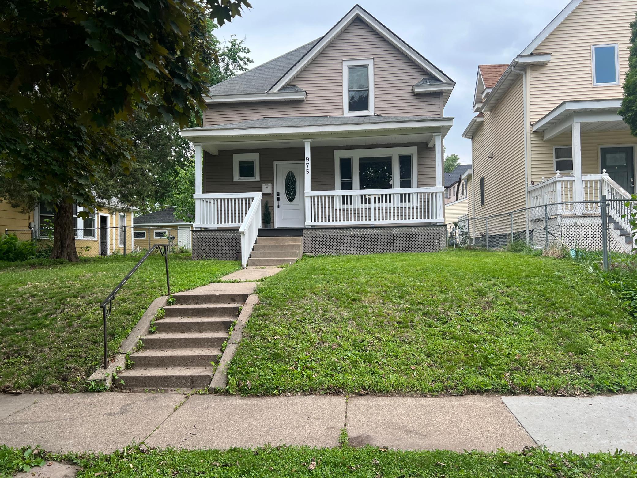 975 4th Street E