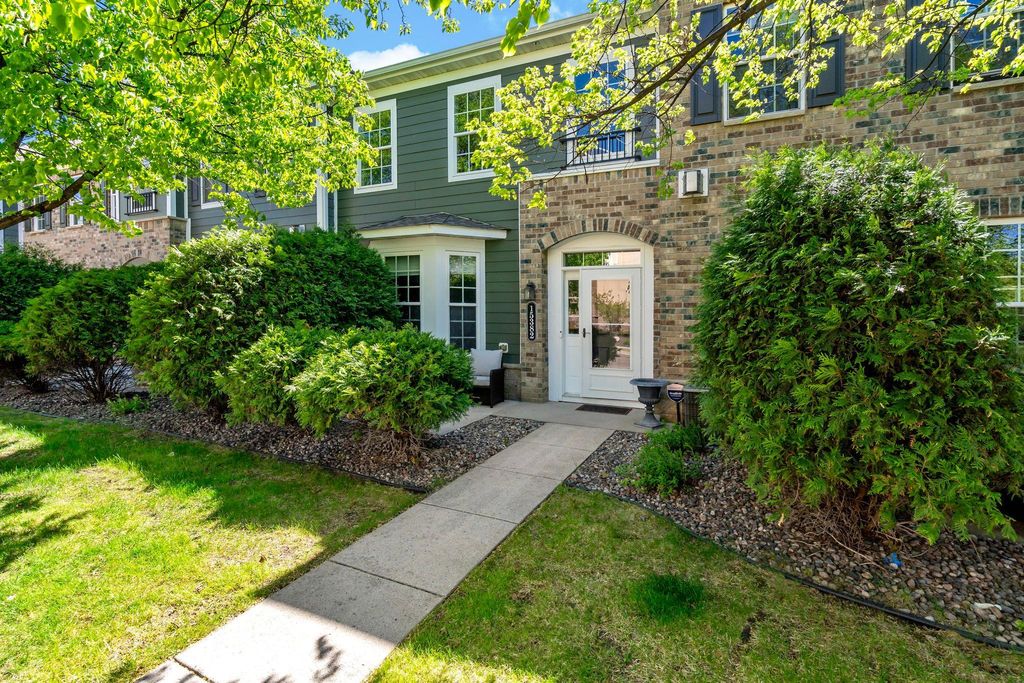 Photo of 15382 Founders Lane #804, Apple Valley, MN 55124 (MLS # 7070158)