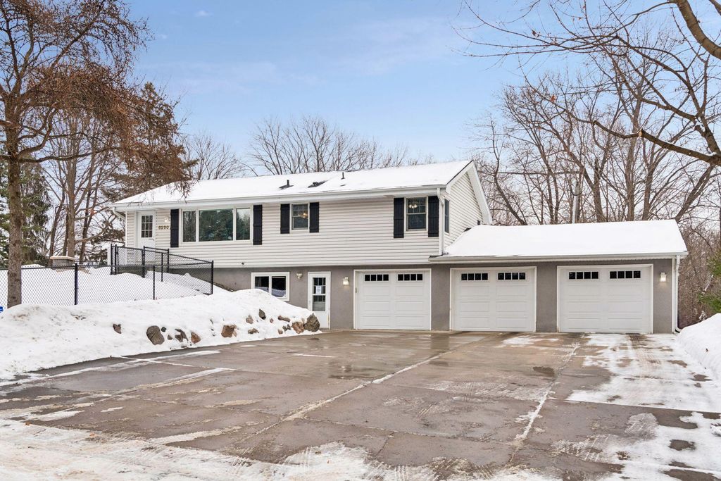 Photo of 6290 Yucca Lane N, Maple Grove, MN 55311 (MLS # 7011086)