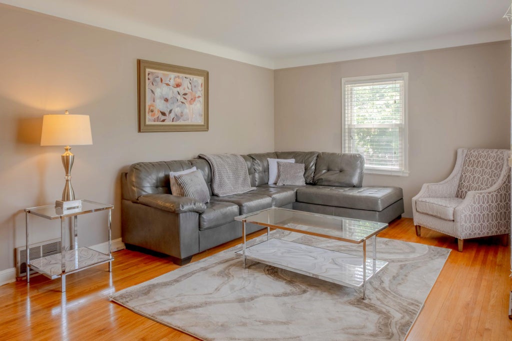 Photo of 6225 Pillsbury Avenue S, Richfield, MN 55423 (MLS # 7082686)
