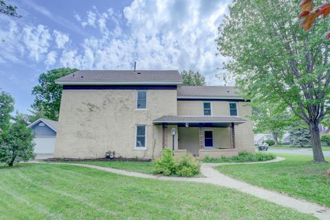 409 Shakopee Avenue E Shakopee MN 55379