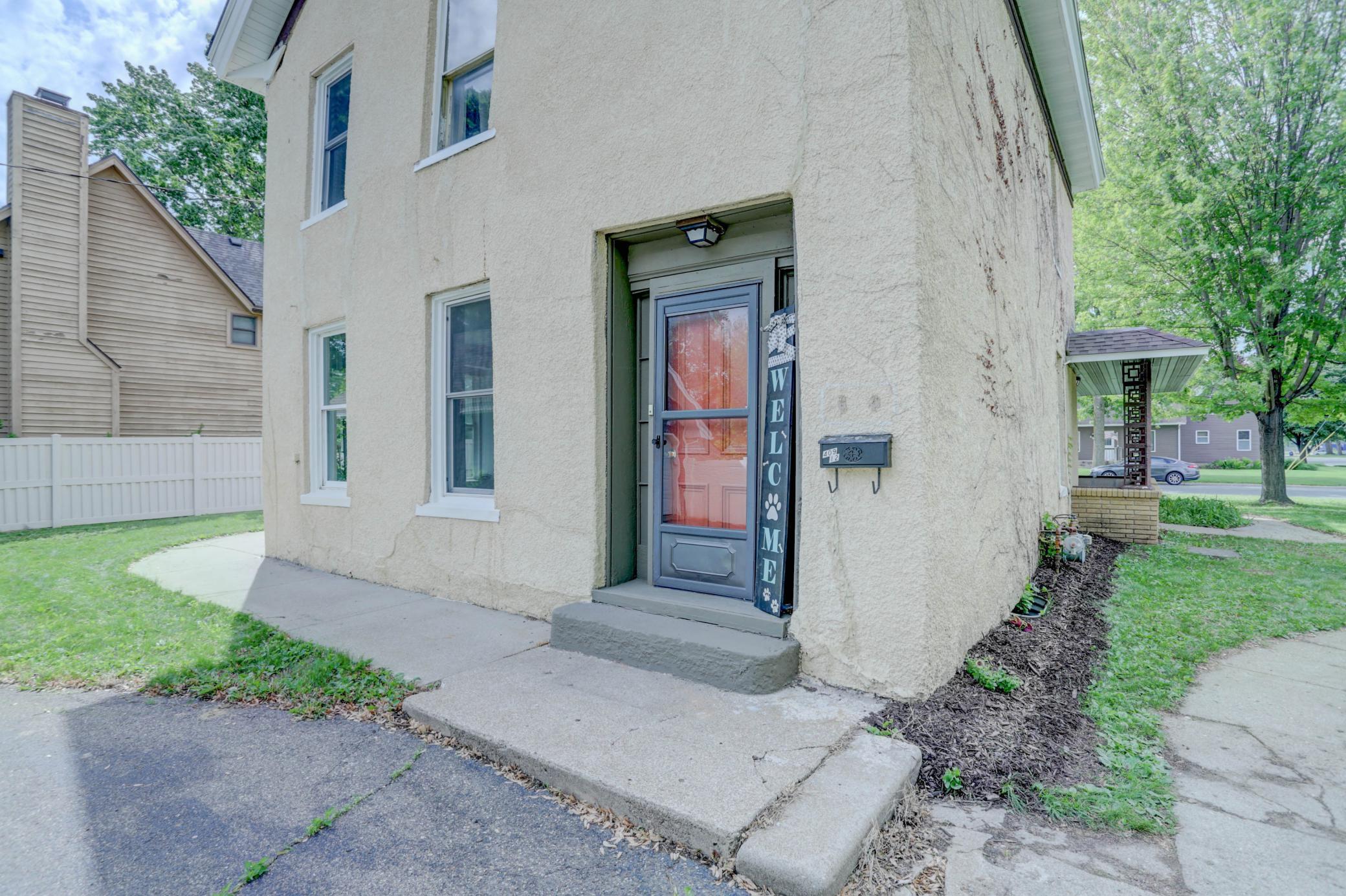 409 Shakopee Avenue E