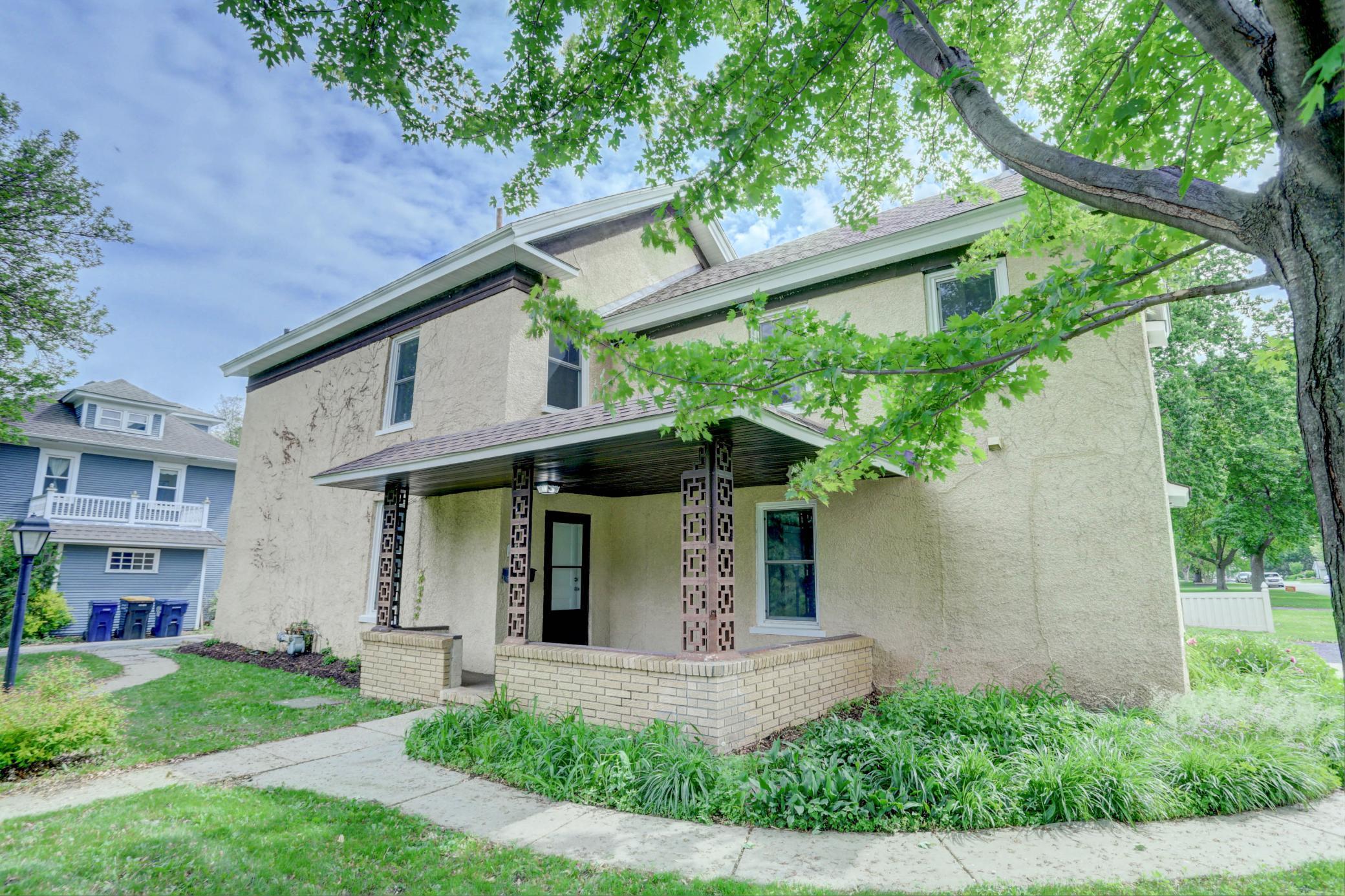 409 Shakopee Avenue E