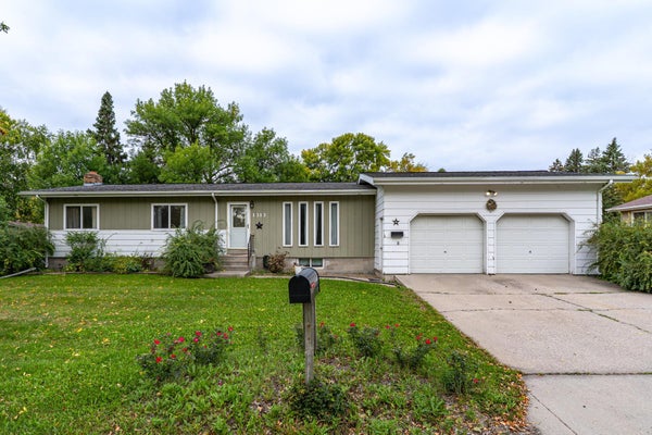 1313 ALBERT ST, CROOKSTON, MN 56716 - Image b6317115b2bdbfcb107c2ca3bdc37ab8/3817536395